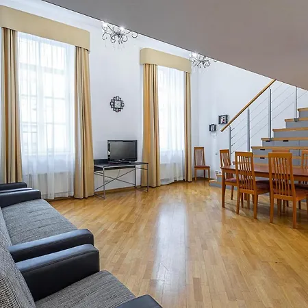 Amazing Loft In The Heart Of The Old Town דירה